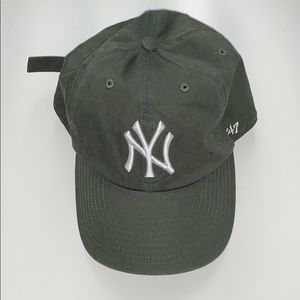 Women’s green baseball cap!
